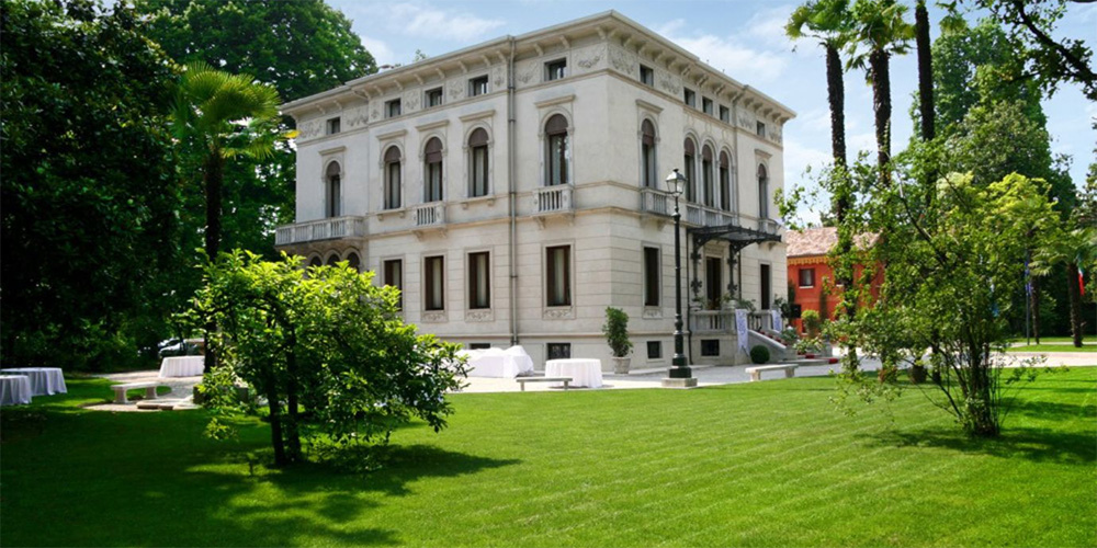 La villa sede del centro