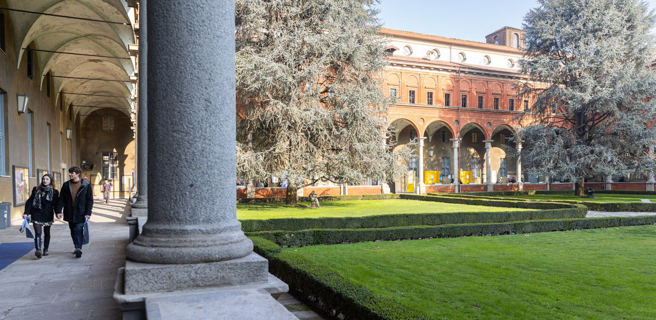 Studenti in biblioteca